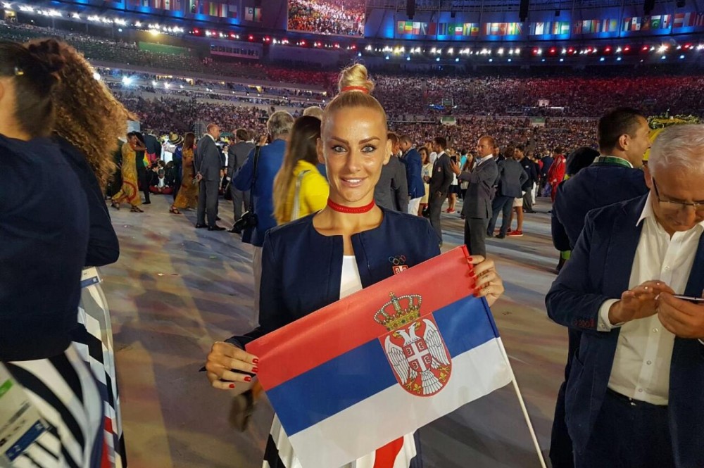"Mənə bir gecəlik münasibət təklif etdi" - Olimpiya müküfatçısı (FOTOLAR)