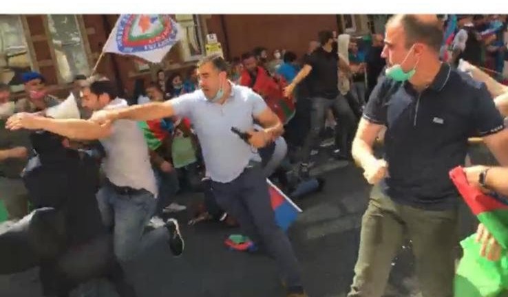 Dünya çempionumuz Londonda ermənilərlə əlbəyaxa olma SƏBƏBİNİ AÇIQLADI (VİDEO+ FOTO)