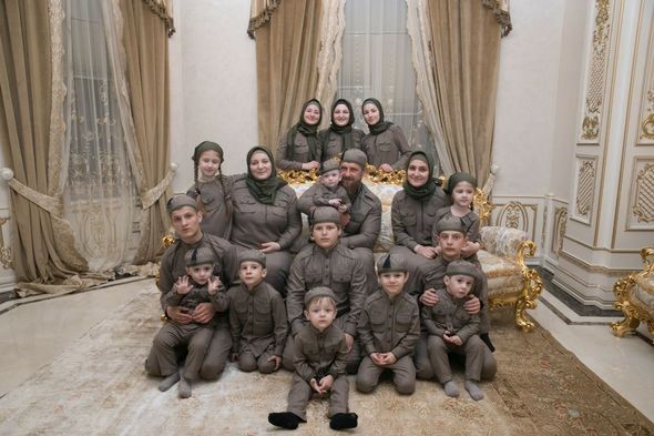 Kadırov ABŞ-ın yeni sanksiyalarına pulemyotlarla cavab verdi - FOTO