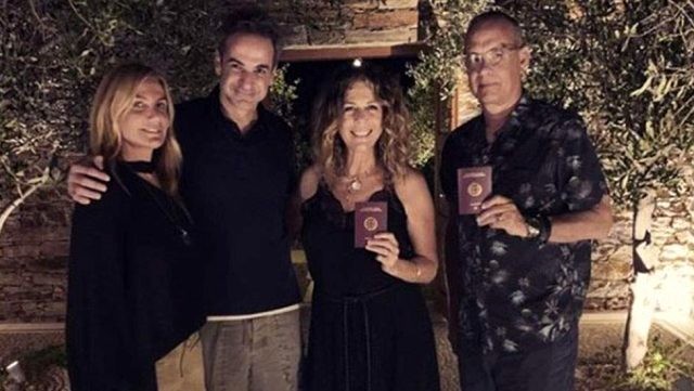 Tom Henks və Rita Uilson bu ölkənin vətəndaşı oldular - FOTO