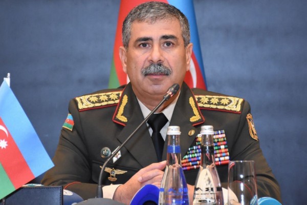 Zakir Həsənov şəxsi heyəti təbrik etdi