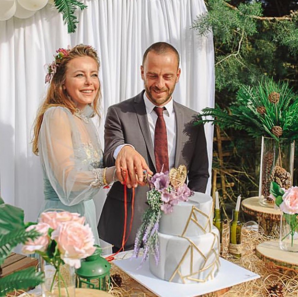 Məşhur aktrisa toy ərəfəsində nişanlısından ayrıldı 