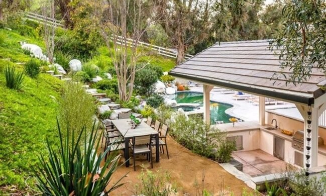 Tanınmış müğənni 4, 5 milyona tarixi villa aldı - FOTO