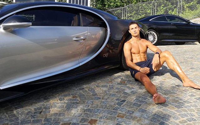 Ronaldo dünyanın ən bahalı avtomobilini aldı - FOTO