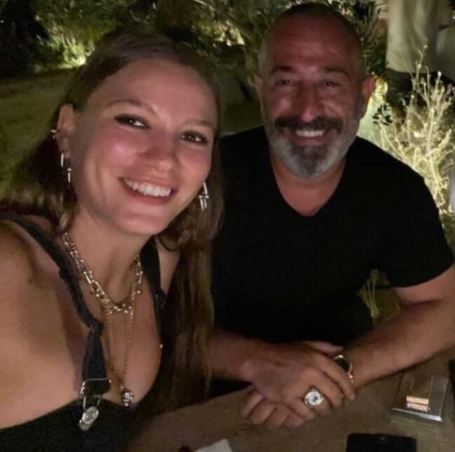 Məşhur aktrisa hamilədir? (FOTO)