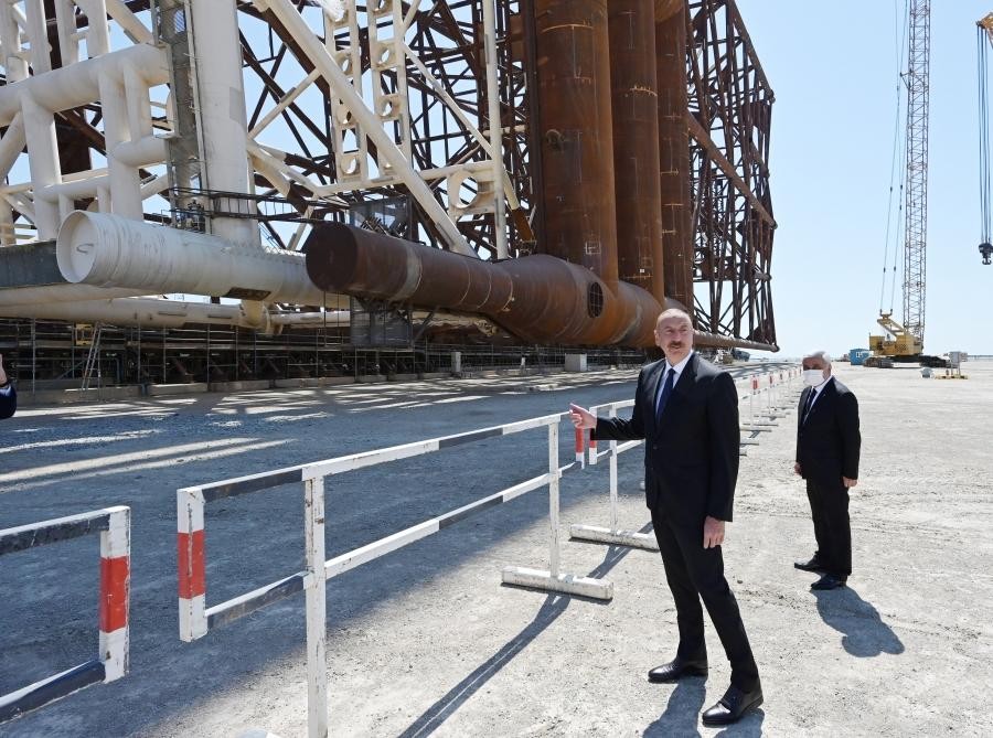 Prezident “Qarabağ” yatağının dənizə yola salınması mərasimində - FOTOLAR (YENİLƏNİB)