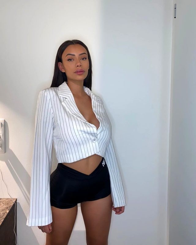 Evində təşkil etdiyi şənlikdə döyüldü - FOTOLAR