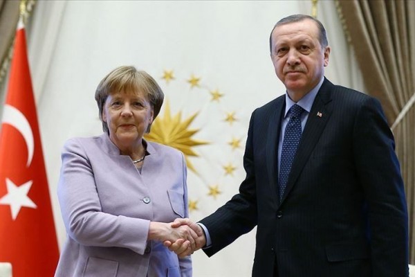 Ərdoğan və Merkel telefonla danışdı 