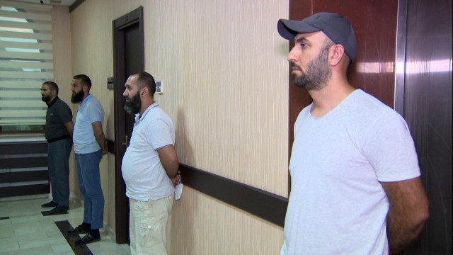 Sumqayıtda bir nəfəri döyüb videoya çəkənlər tutuldu – FOTO/VİDEO