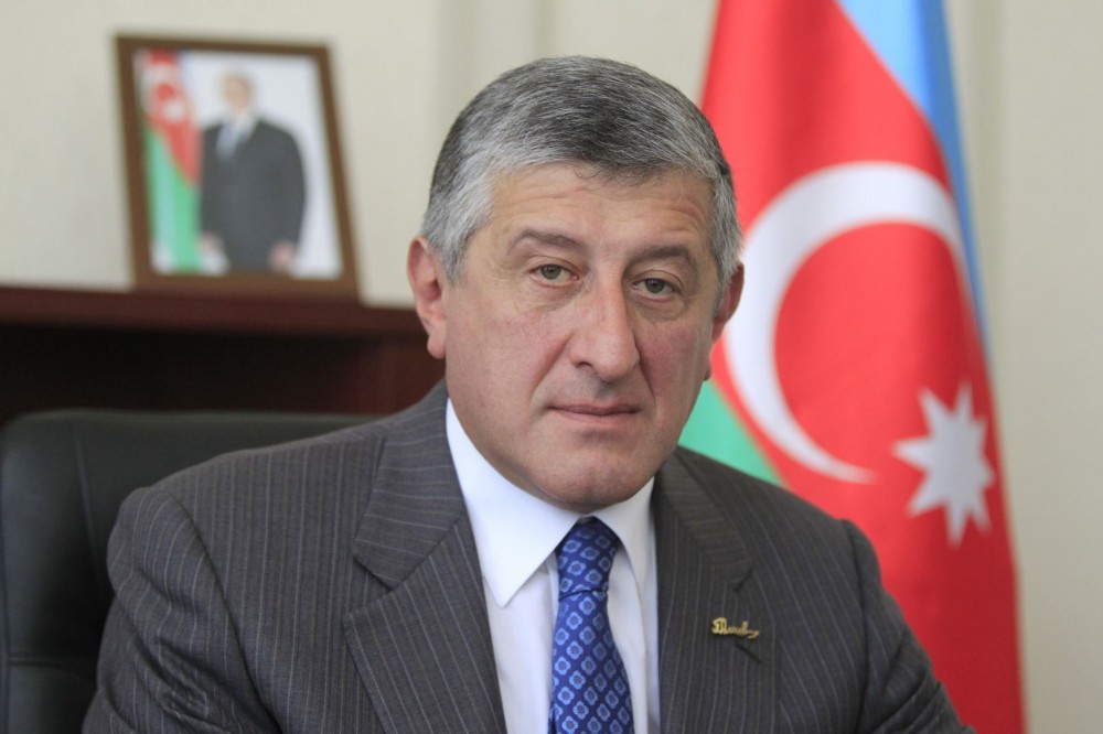 Vəzifəsindən azad edilən səfir bu məmurun qardaşıdır - FOTO