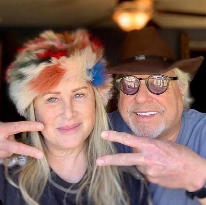 Şeron Stoundan koronavirus üsyanı 