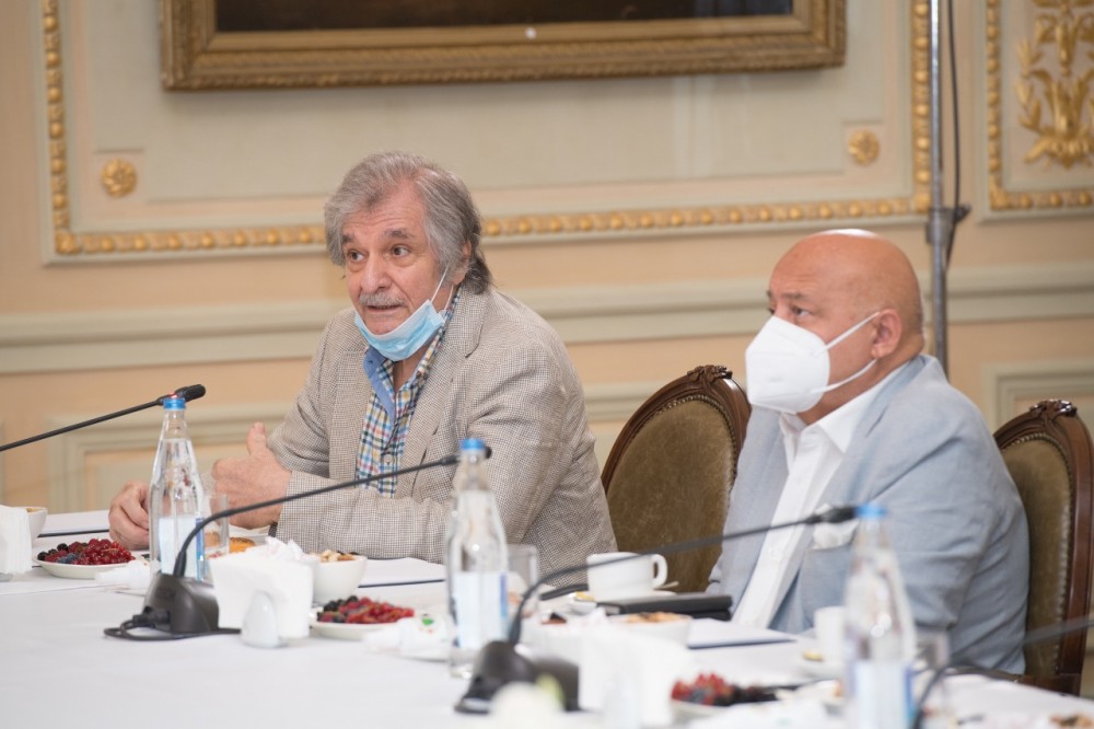 Prezident köməkçisi mədəniyyət və incəsənət xadimləri ilə görüşdü - FOTOLAR