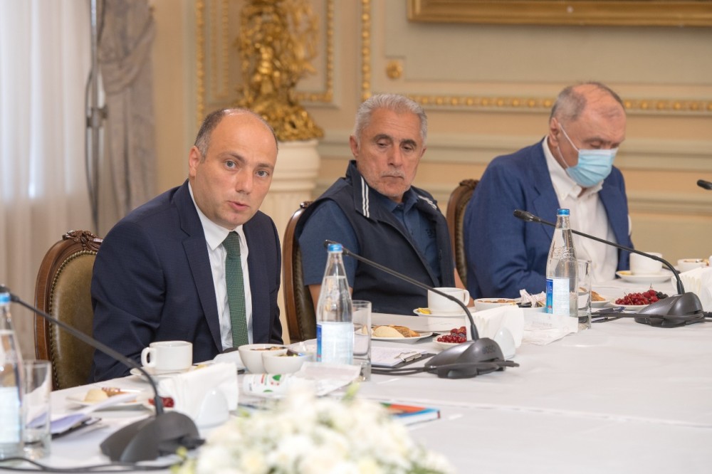 Prezident köməkçisi mədəniyyət və incəsənət xadimləri ilə görüşdü - FOTOLAR