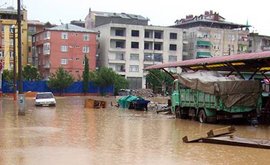 Türkiyədə sel: Ölən və yaralılar var - FOTOLAR