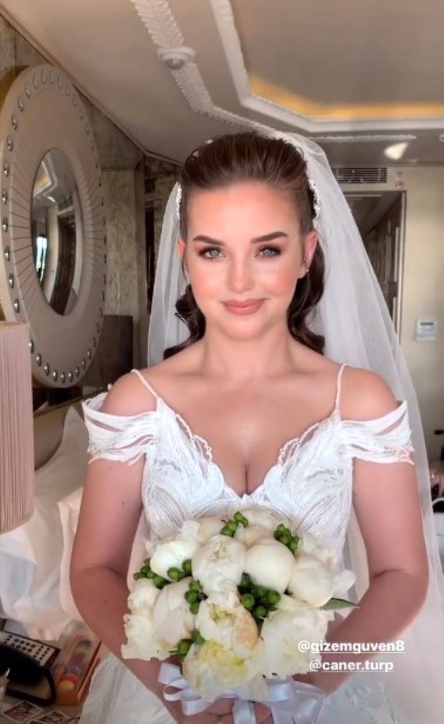 “Sihirli Annem”in Cereni ailə qurdu - FOTOLAR