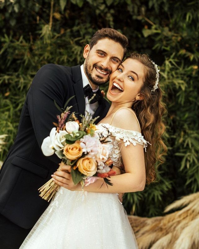 “Sihirli Annem”in Cereni ailə qurdu - FOTOLAR