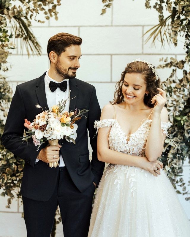 “Sihirli Annem”in Cereni ailə qurdu - FOTOLAR