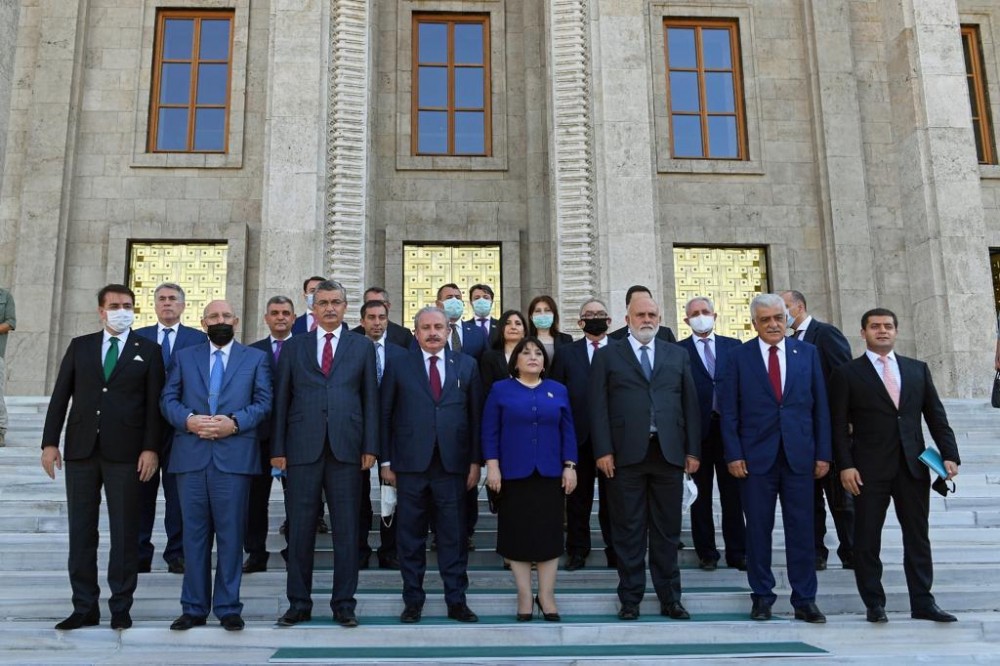 Sahibə Qafarova TBMM-in binasının bombalanmış hissəsi ilə tanış olub - FOTO