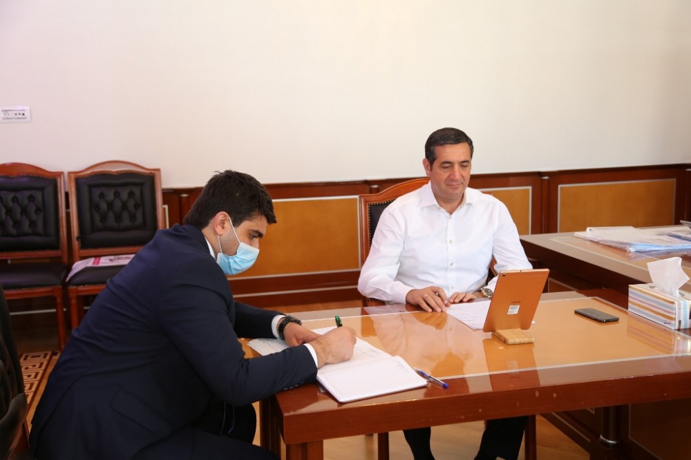 Mahir Abbaszadə seçicilərlə növbəti videoqəbul keçirib - FOTO