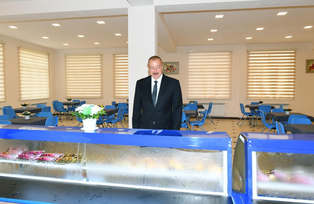 Prezident Aqarunovun adını daşıyan məktəbin açılışında - FOTO (YENİLƏNİB)
