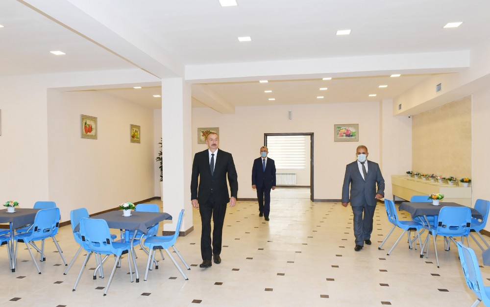 Prezident Aqarunovun adını daşıyan məktəbin açılışında - FOTO (YENİLƏNİB)