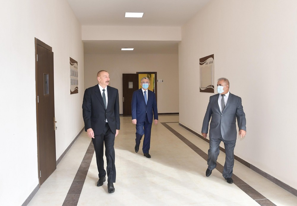 Prezident Aqarunovun adını daşıyan məktəbin açılışında - FOTO (YENİLƏNİB)