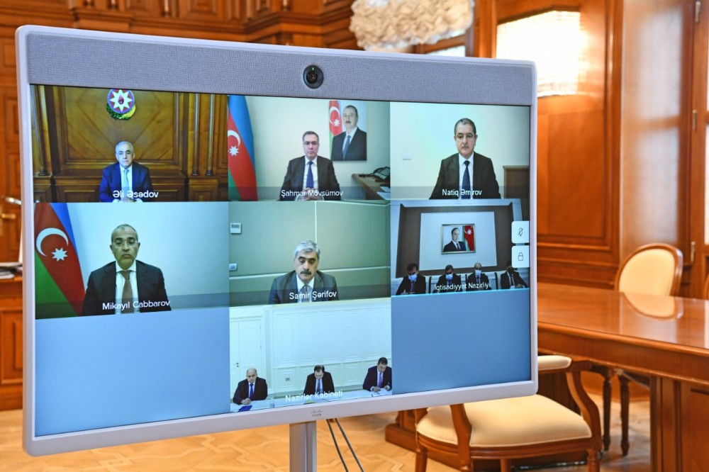 Əli Əsədov iclas keçirdi - FOTO