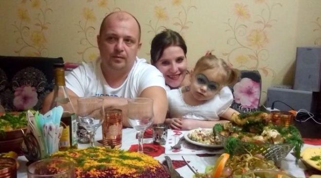 İki yaşlı qızını döyərək öldürdü – səbəb... - FOTOLAR