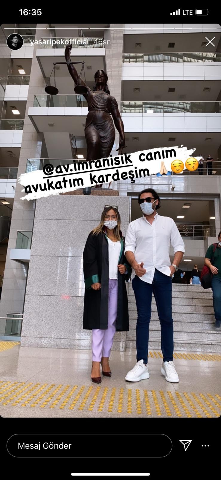 Bu məşhur onu boşayan xanım vəkillə poz verdi - FOTOLAR