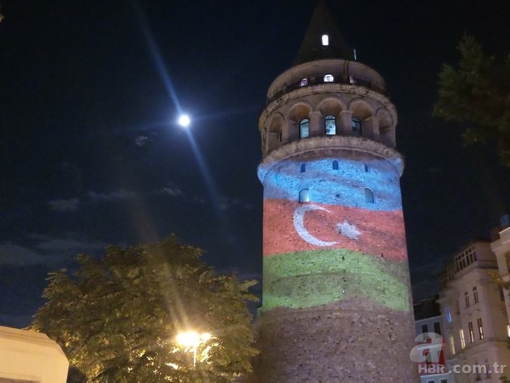Azərbaycan bayrağı tarixi Qalata qülləsində - FOTO