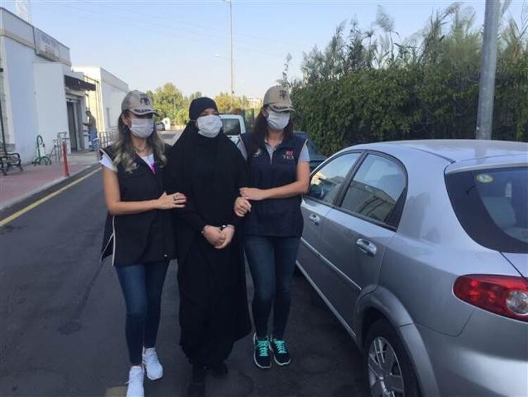 Türkiyədə İnterpolun “qırmızı bülleteni”ndə olan terrorçu qadın saxlanıldı (FOTOLAR)