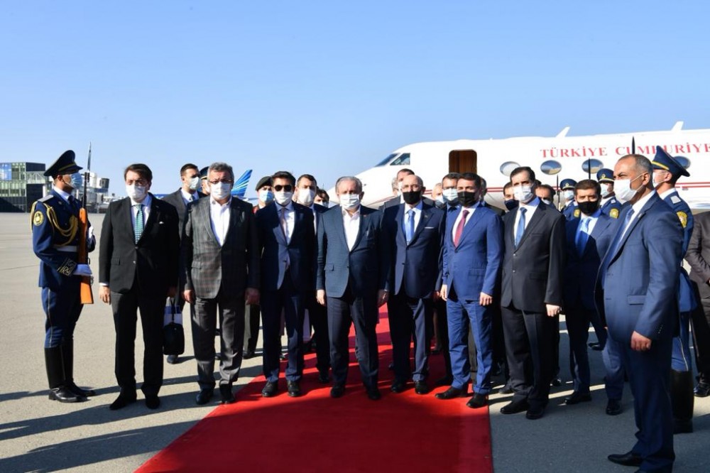 Mustafa Şentop Bakıya gəldi 