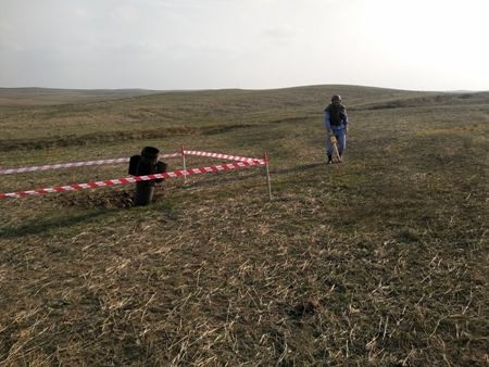 Cəbhəboyu ərazilərdə fosforlu top mərmiləri, radiopelenqator və mərmi qalıqları aşkarlandı - FOTO