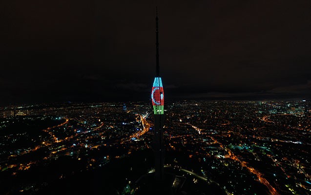Çamlıca qülləsi Azərbaycan və Türkiyə bayraqları ilə işıqlandırıldı - FOTO