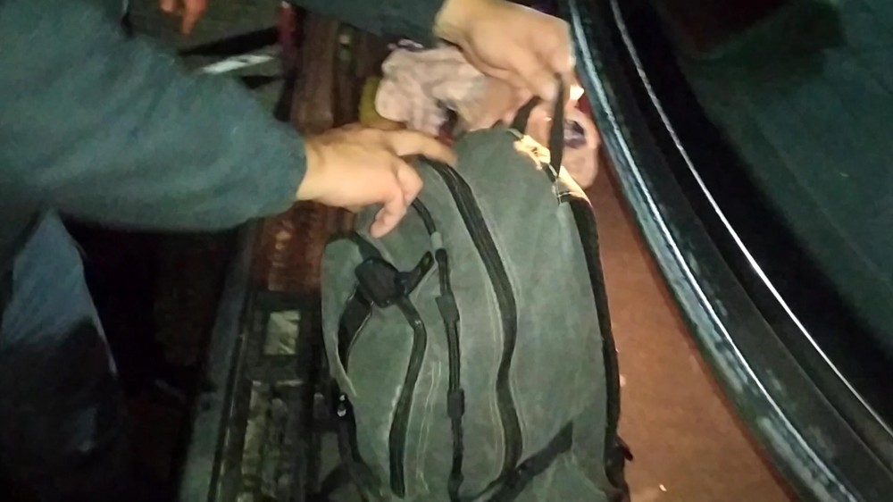 Komendant postundan narkotik keçirmək istəyən şəxs saxlanıldı - FOTOLAR