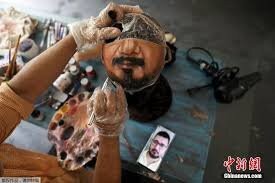 Kreativ rəssamın bu maskalarını taxan "maskasız" olur - VİDEO