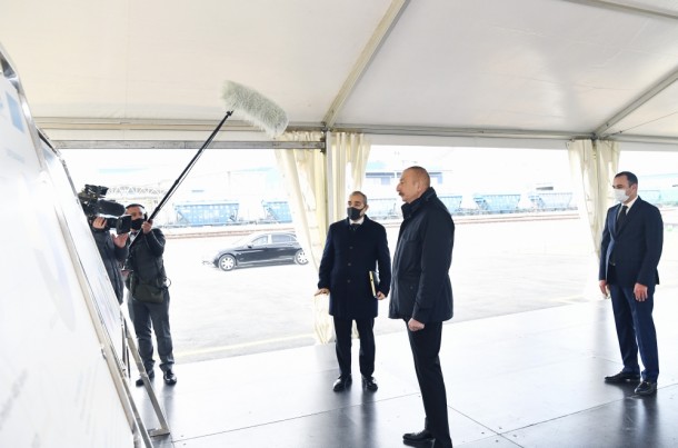 Prezident iki zavodun təməlini qoydu - FOTOLAR