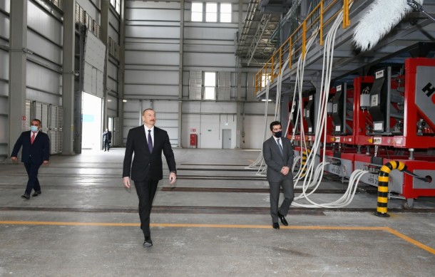 Prezident iki zavodun təməlini qoydu - FOTOLAR