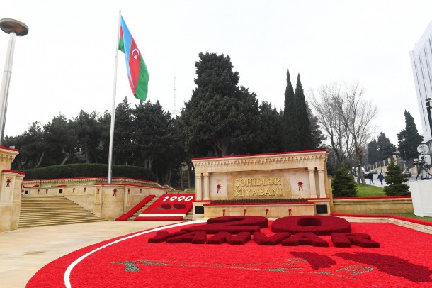İlham Əliyev və xanımı Şəhidlər xiyabanını ziyarət etdi - FOTOLAR