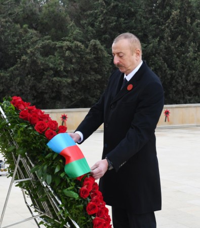 İlham Əliyev və xanımı Şəhidlər xiyabanını ziyarət etdi - FOTOLAR