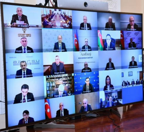 Əli Əsədov müşavirə keçirdi - FOTO