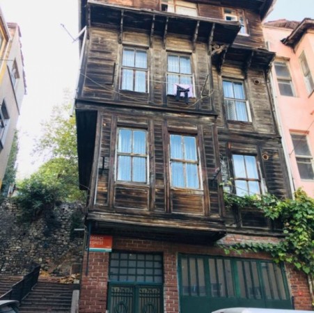 "Cənnət məhəlləsi"nin çəkildiyi ev satışa çıxarıldı