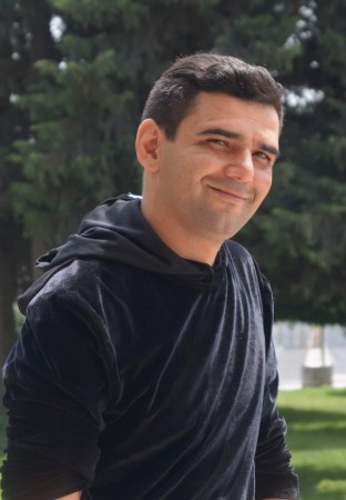 Azərbaycanlı aktyorun evində partlayış - VƏZİYYƏTİ AĞIRDIR