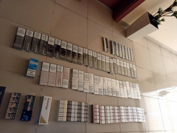 Gömrük xeyli miqdarda aksiz markasız siqaretlər aşkar etdi - FOTO