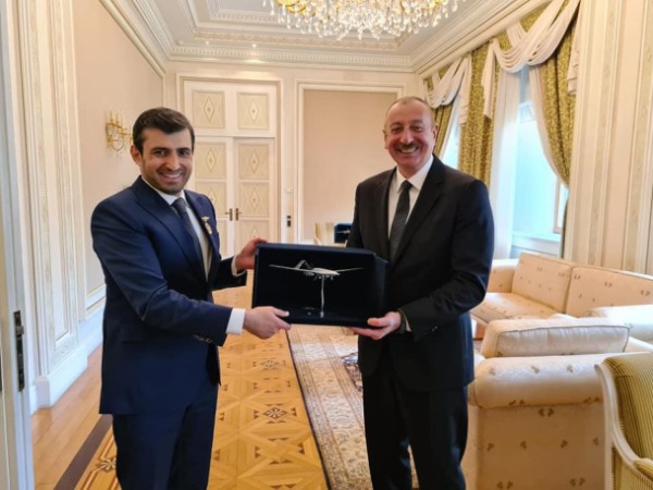 Prezident Selçuk Bayraktarı ordenlə təltif etdi - FOTOLAR