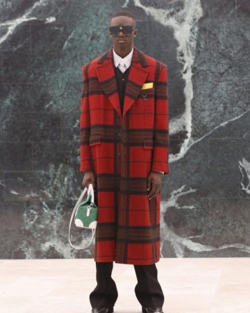 Təyyarə formalı çanta 66 minə satılır - FOTOLAR