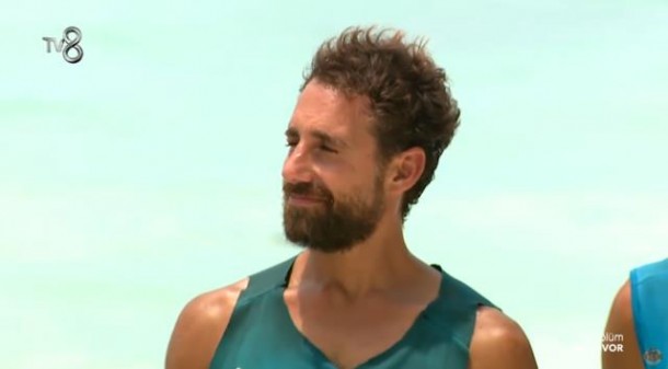 “Survivor” iştirakçısı komanda yoldaşlarının yeməyini yedi - FOTO