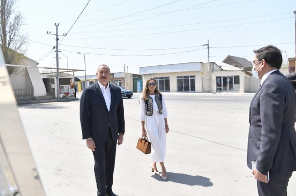 Prezidentlə xanımı təməlqoyma mərasimində - FOTOLAR (YENİLƏNİB-1)