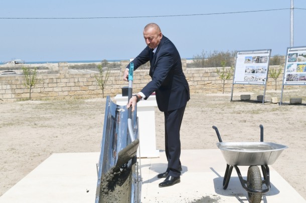 Prezidentlə xanımı təməlqoyma mərasimində - FOTOLAR (YENİLƏNİB-1)