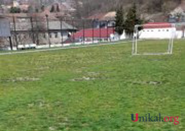 Şəki İcra Hakimiyyətinin balansındakı stadion bərbad hala düşdü - FOTOLAR